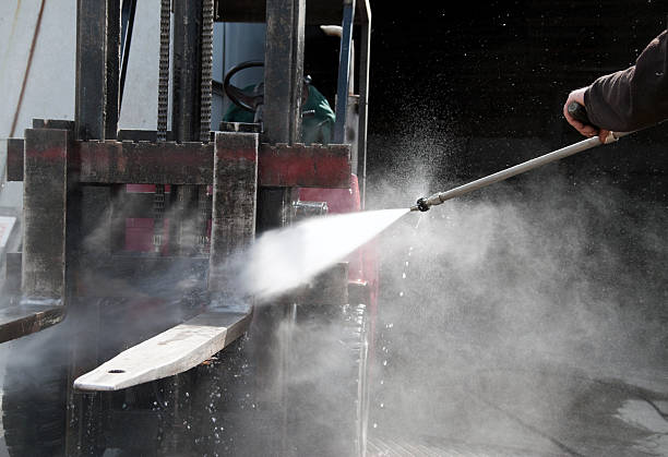 Best Roof Pressure Washing  in Strawberry Point, IA