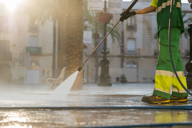 Best Garage Pressure Washing  in Strawberry Point, IA